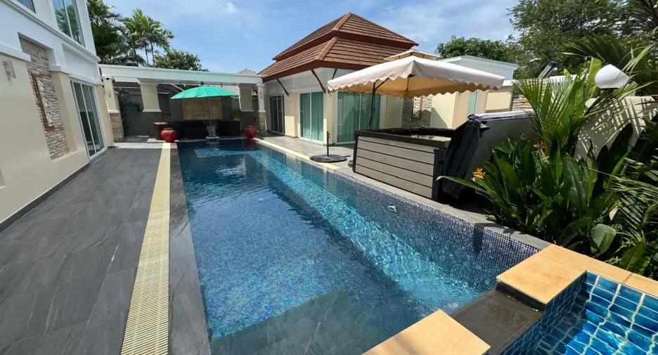 Villa en alquiler y en venta de 3 habitaciones en Thalang, Phuket