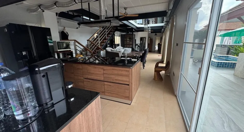 Villa en alquiler y en venta de 3 habitaciones en Thalang, Phuket