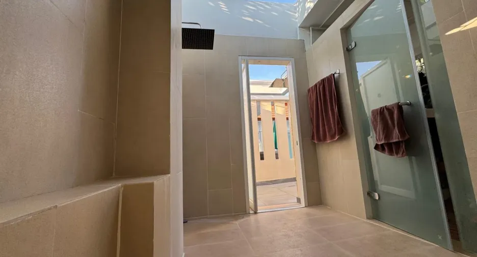 Villa en alquiler y en venta de 3 habitaciones en Thalang, Phuket