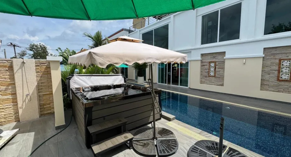 Villa en alquiler y en venta de 3 habitaciones en Thalang, Phuket
