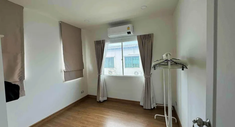 出租 3 卧室 独立屋 在 Khlong Luang, Pathum Thani
