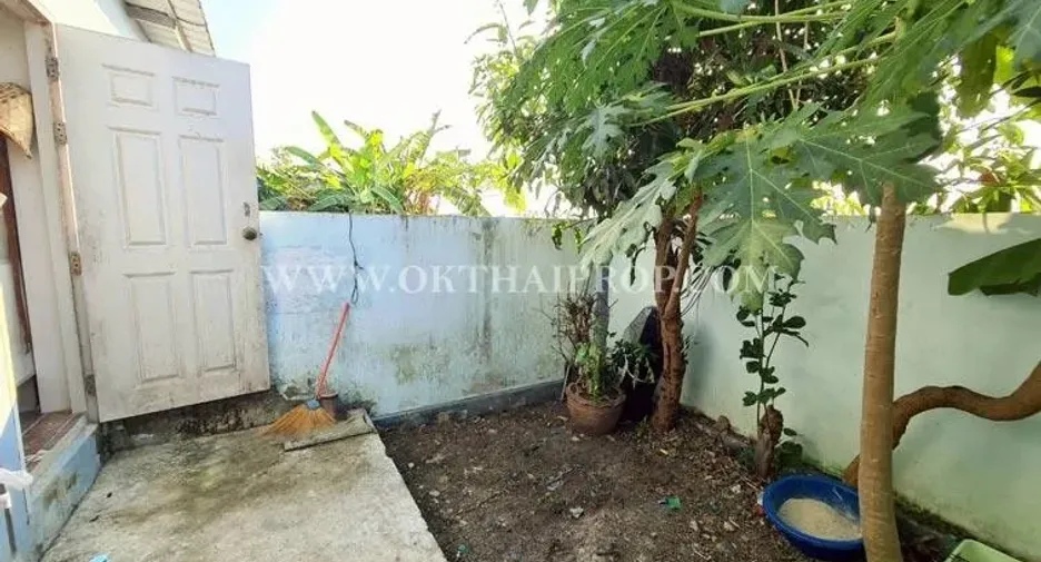 Casa adosada en venta de 2 habitaciones en Lat Lum Kaeo, Pathum Thani