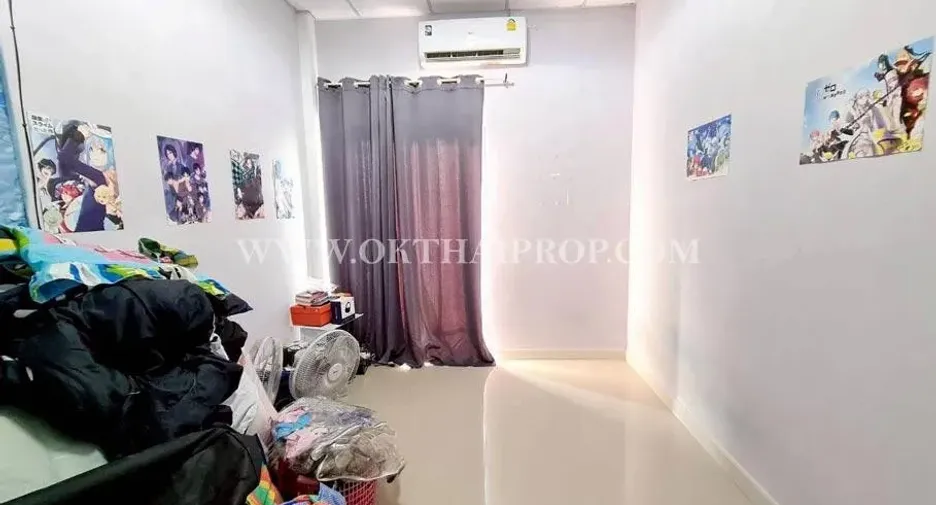Casa adosada en venta de 2 habitaciones en Lat Lum Kaeo, Pathum Thani