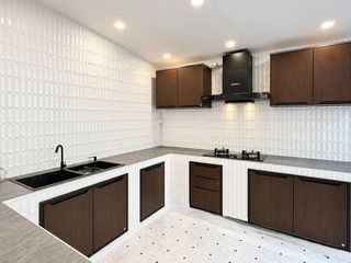 For sale 4 bedrooms house in Huai Khwang, Bangkok