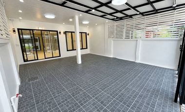 For sale 4 ベッドルーム house in Huai Khwang, Bangkok