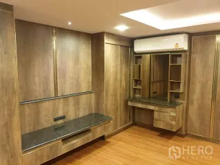 Аренда 3 спальни кондо в Кхлонг Тоеи, Бангкок