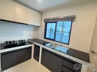 For rent 4 bedrooms house in Bang Phli, Samut Prakan