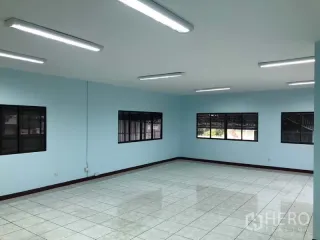 出租 和 出售 仓库 在 Sai Noi, Nonthaburi