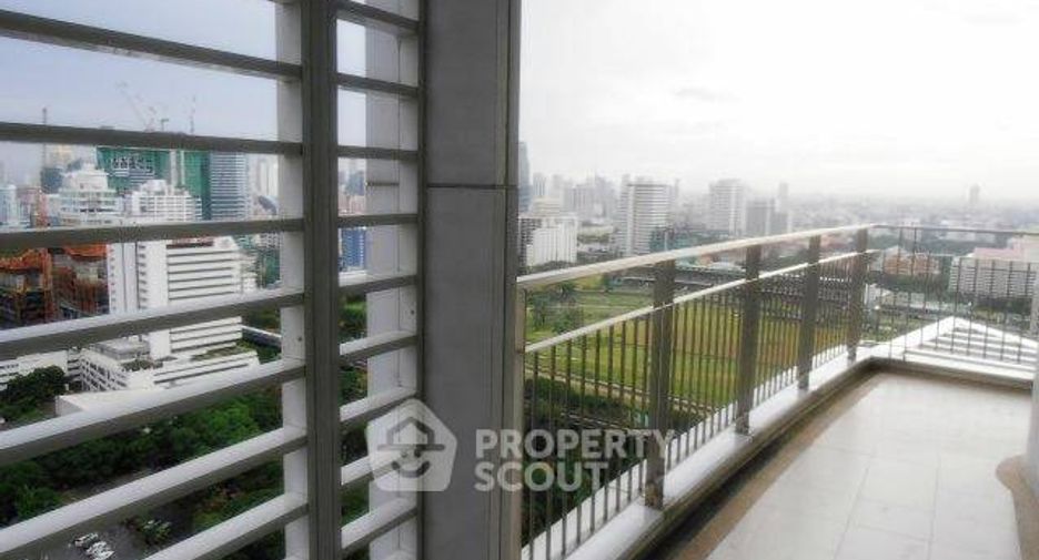 Продажа 3 спальни кондо в Патхум Щан, Бангкок