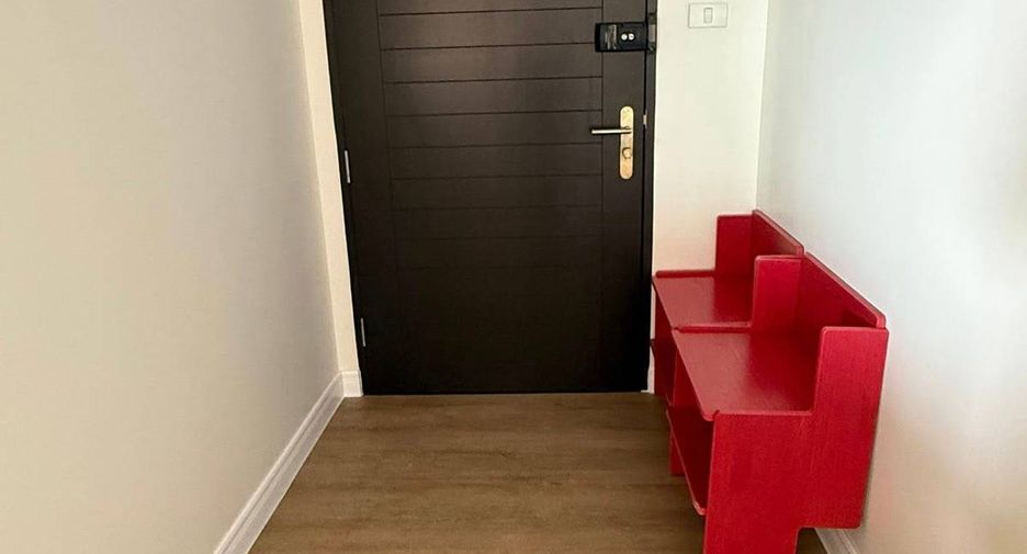 For rent 2 bedrooms condo in Huai Khwang, Bangkok