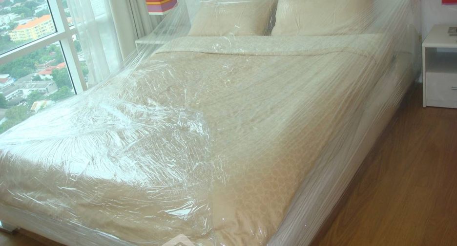 For rent 3 bedrooms condo in Khlong Toei, Bangkok