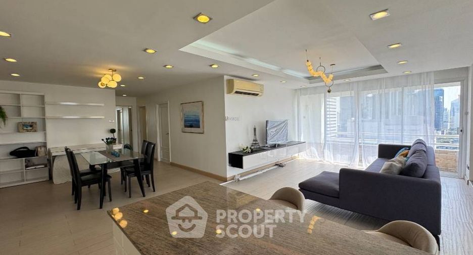 For rent 3 bedrooms condo in Huai Khwang, Bangkok