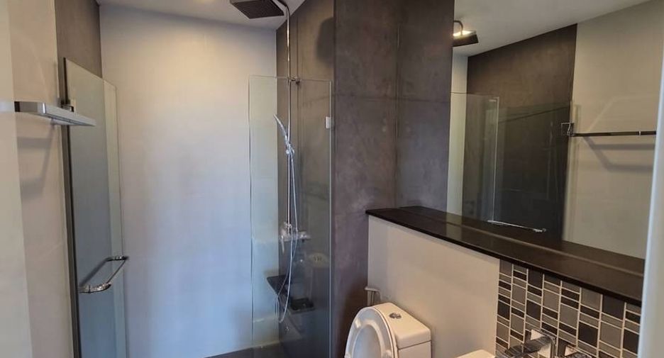For rent 2 bedrooms condo in Khlong San, Bangkok