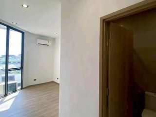 Casa adosada en alquiler de 3 habitaciones en Wang Thonglang, Bangkok