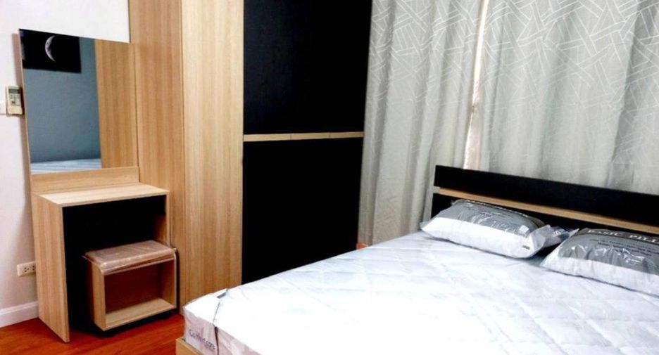 For rent 2 bedrooms condo in Pathum Wan, Bangkok