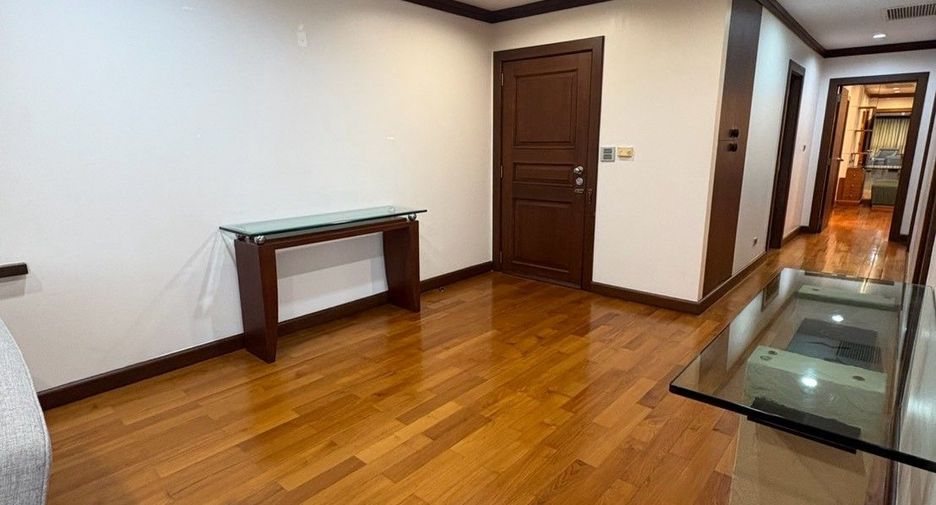 For rent 2 bedrooms apartment in Sathon, Bangkok