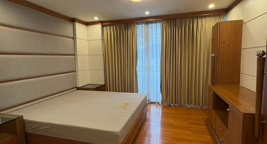For rent 2 bedrooms apartment in Sathon, Bangkok