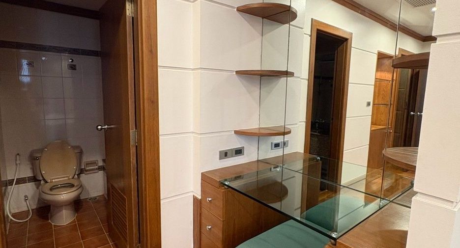 For rent 2 bedrooms apartment in Sathon, Bangkok