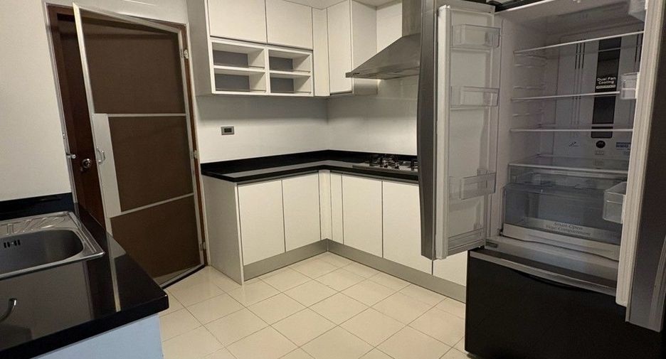 For rent 2 bedrooms apartment in Sathon, Bangkok