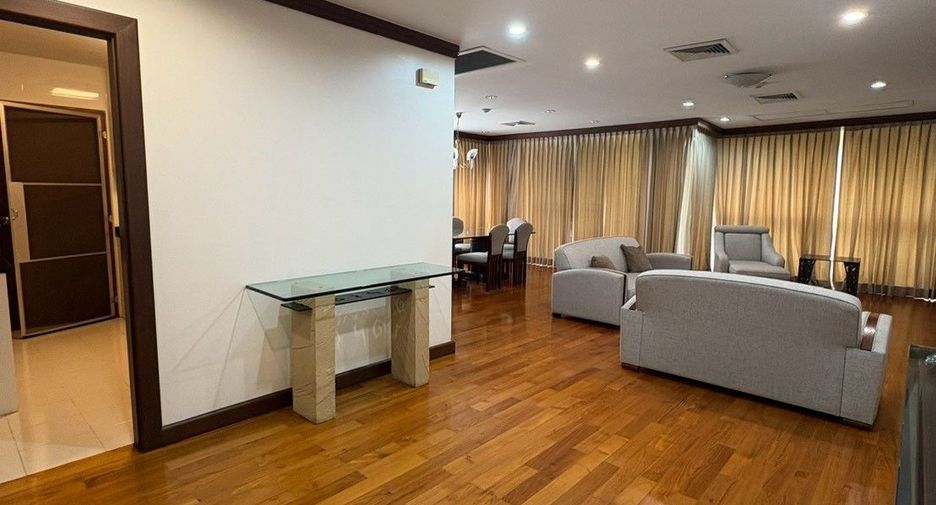 For rent 2 bedrooms apartment in Sathon, Bangkok