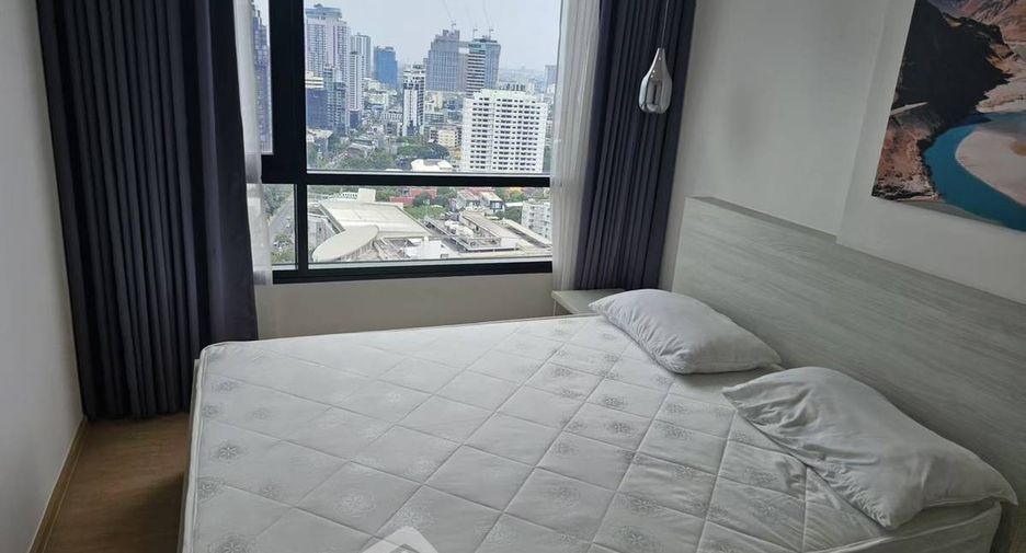 For rent 2 bedrooms condo in Watthana, Bangkok