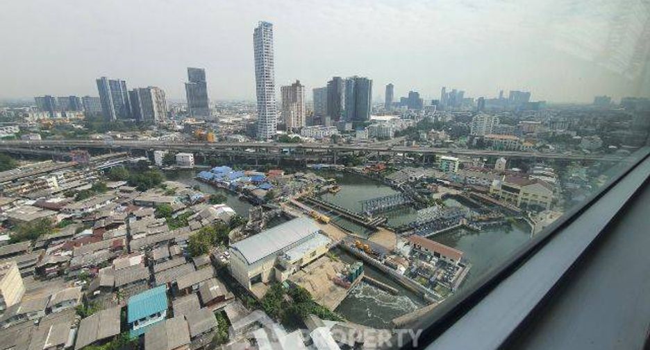For sale 2 bedrooms condo in Khlong Toei, Bangkok