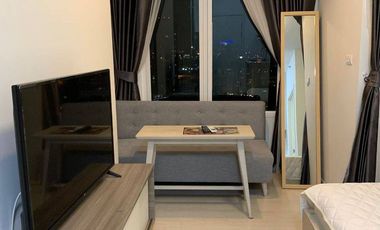 À vendre 1 chambre condo à Huai Khwang, Bangkok