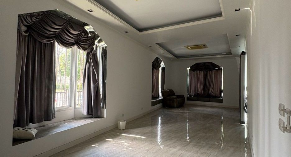 Haus zur Miete mit 4 Zimmer in Chom Thong, Bangkok