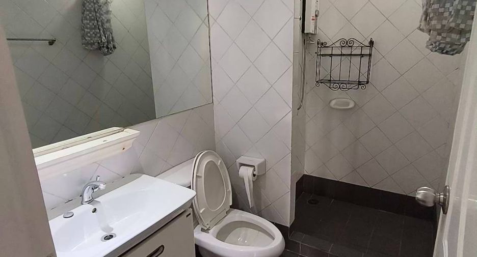 For sale 2 bedrooms condo in Phaya Thai, Bangkok