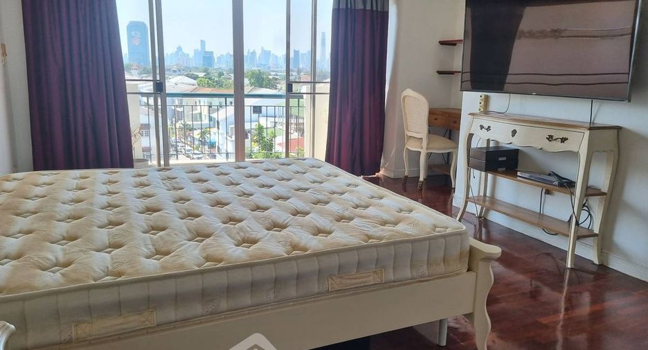 For sale 2 bedrooms condo in Phaya Thai, Bangkok