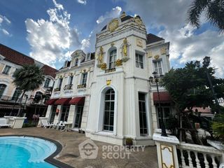 Casa adosada en venta de 5 habitaciones en Chatuchak, Bangkok