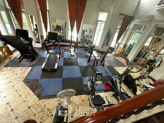Casa adosada en venta de 5 habitaciones en Chatuchak, Bangkok