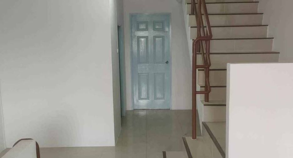 Продажа 3 спальни таунхаус в Mueang Chon Buri, Чонбури