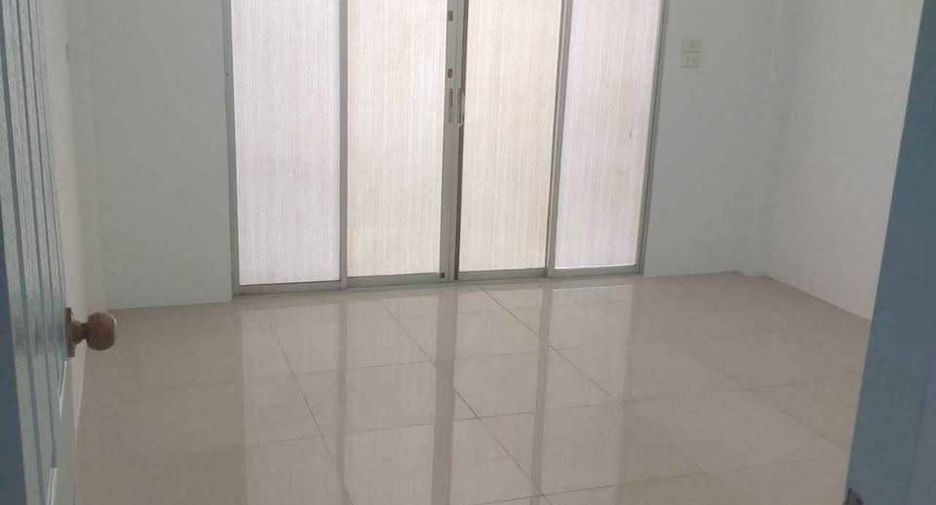 Продажа 3 спальни таунхаус в Mueang Chon Buri, Чонбури