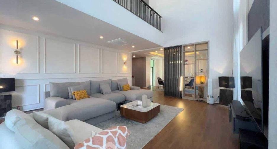 À vendre 4 chambres villa à Bang Lamung, Chonburi