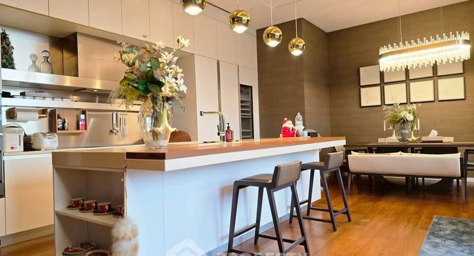 For sale 3 bedrooms condo in Pathum Wan, Bangkok