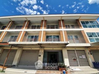 Продажа 3 спальни таунхаус в Mueang Chon Buri, Чонбури