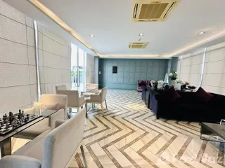 For rent 2 bedrooms condo in Yan Nawa, Bangkok