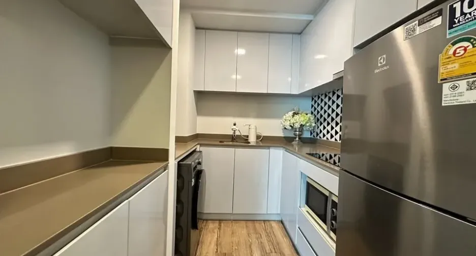For rent 2 bedrooms condo in Yan Nawa, Bangkok