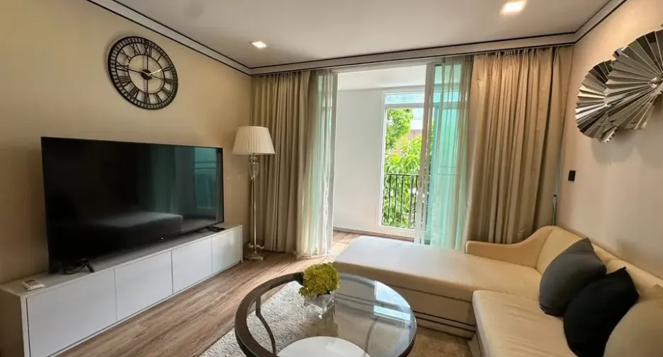 For rent 2 bedrooms condo in Yan Nawa, Bangkok