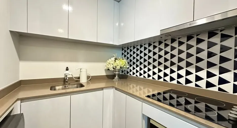 For rent 2 bedrooms condo in Yan Nawa, Bangkok