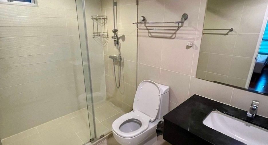 For rent 2 ベッドルーム condo in Huai Khwang, Bangkok