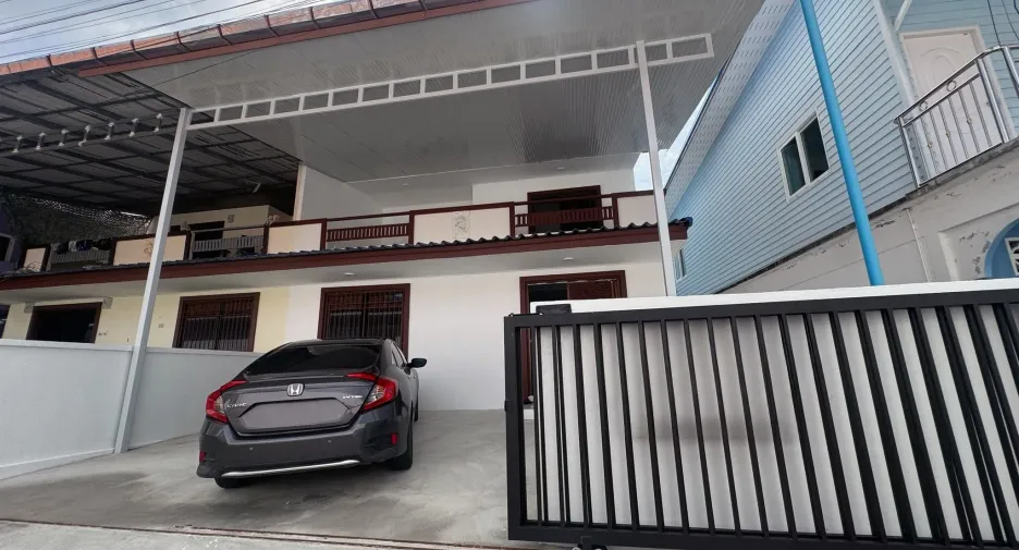 出租 4 卧室 联排别墅 在 Phuket Town, 普吉