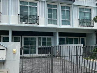 For rent 2 bedrooms townhouse in Prawet, Bangkok