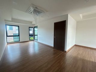 Casa adosada en alquiler de 3 habitaciones en Mueang Samut Prakan, Samut Prakan