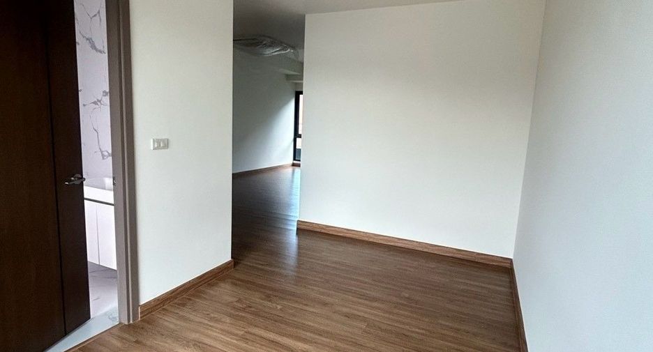Casa adosada en alquiler de 3 habitaciones en Mueang Samut Prakan, Samut Prakan