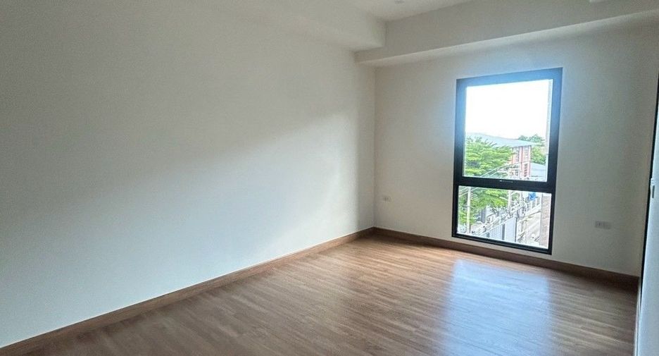 Casa adosada en alquiler de 3 habitaciones en Mueang Samut Prakan, Samut Prakan