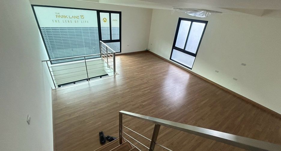 Casa adosada en alquiler de 3 habitaciones en Mueang Samut Prakan, Samut Prakan