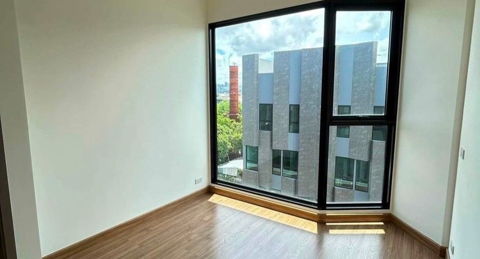 Casa adosada en alquiler de 3 habitaciones en Mueang Samut Prakan, Samut Prakan
