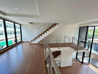 Casa adosada en alquiler de 3 habitaciones en Mueang Samut Prakan, Samut Prakan